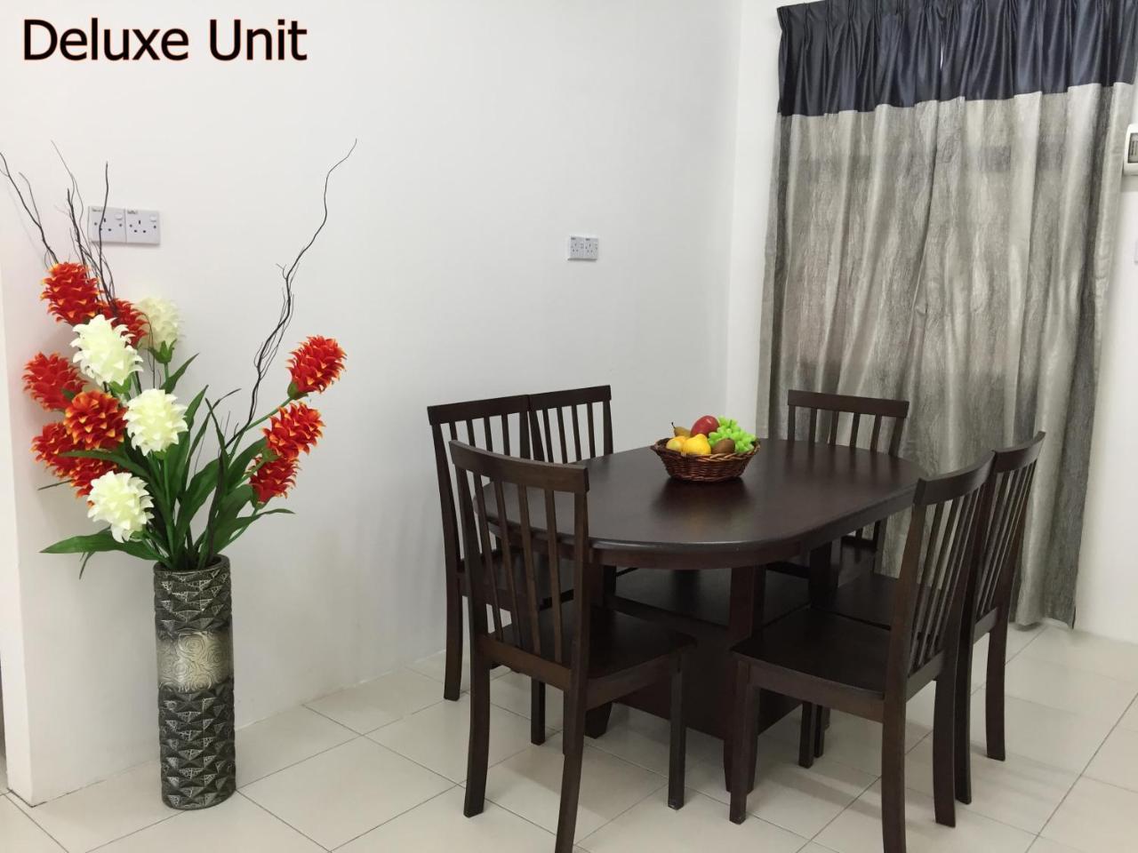 Bistari Homestay Parit Raja Uthm Экстерьер фото