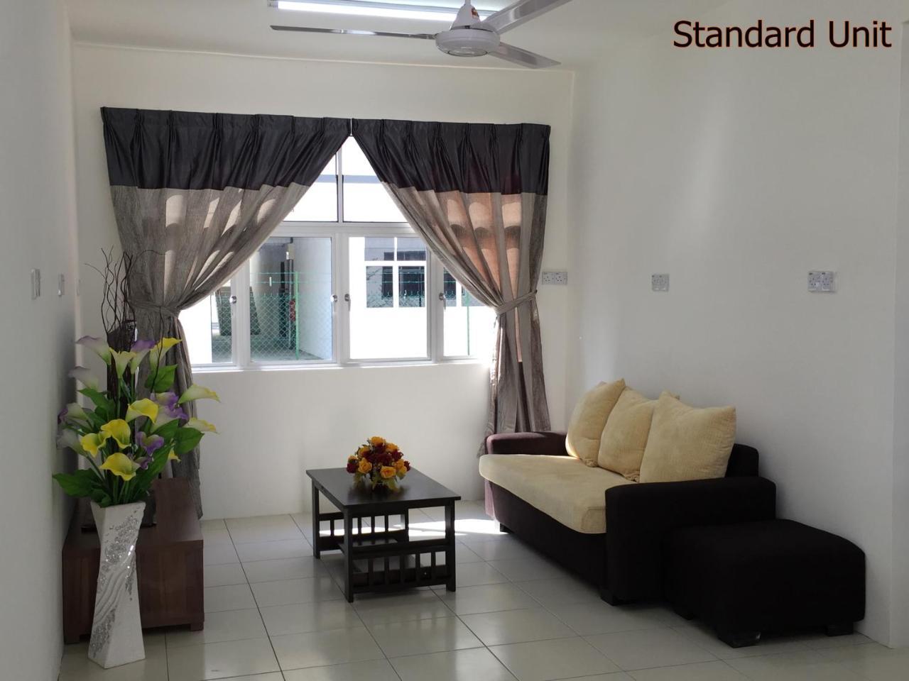 Bistari Homestay Parit Raja Uthm Экстерьер фото